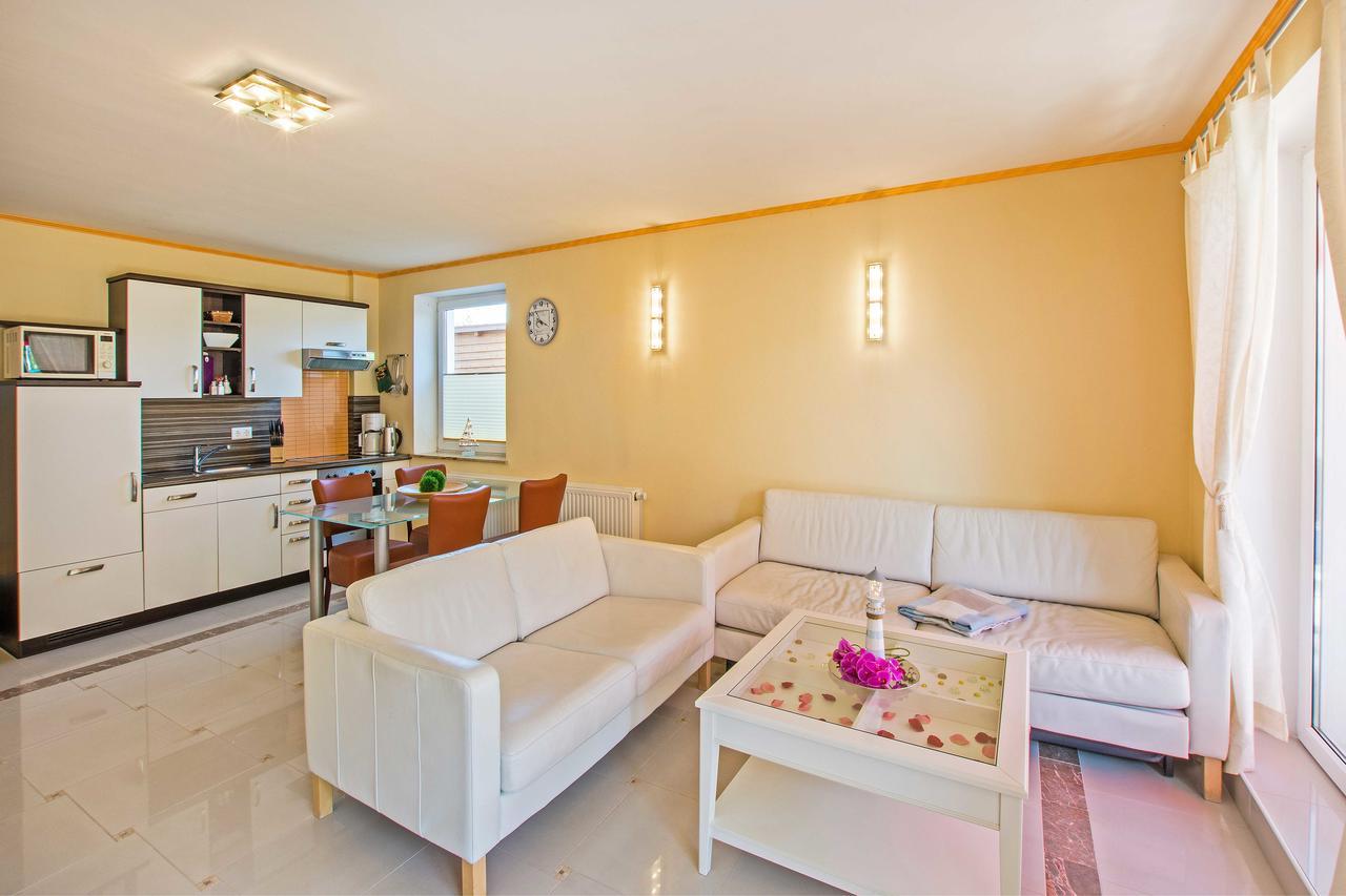 Europa Apartment *